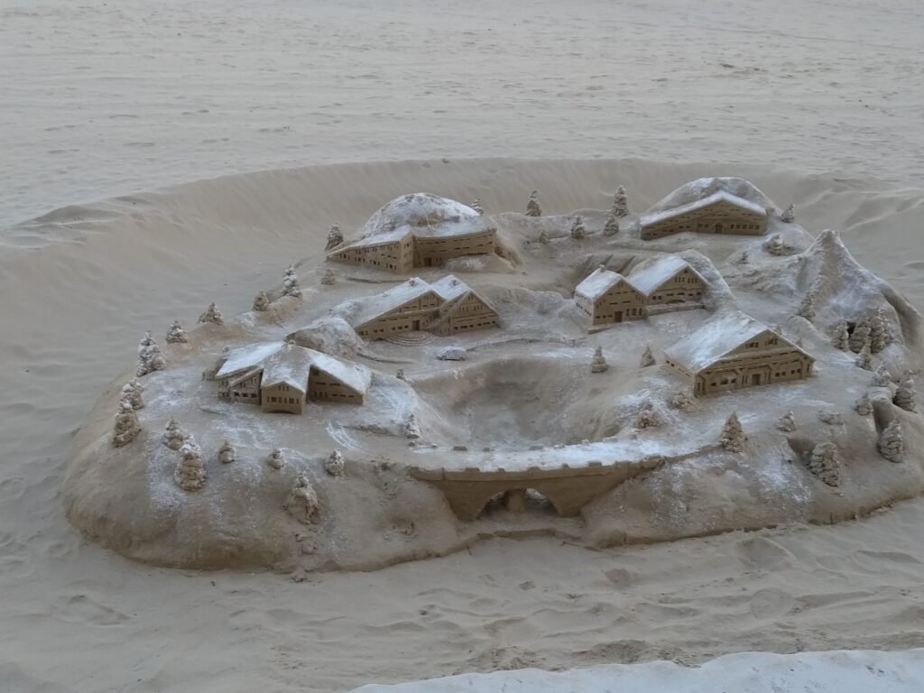 Un village éphémère au bord de la mer à queberon